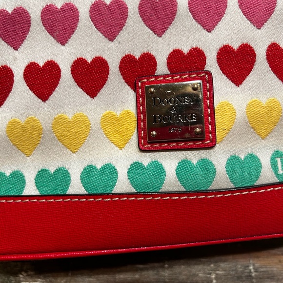 ❤️🩷Dooney & Bourke Hearts zip satchel Gently Used🩷❤️ - Picture 3 of 6